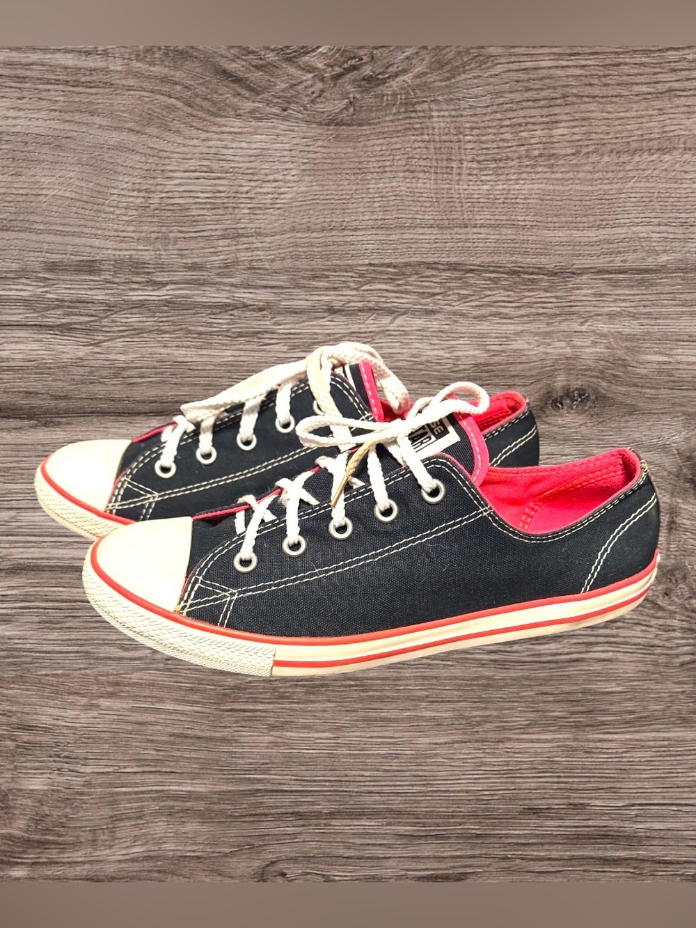 Y2K  Converse Chuck Taylor Navy Blue / Neon Pink Low Top Sneakers